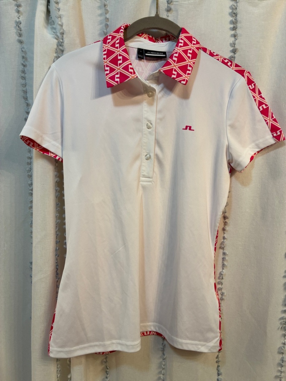 J Lindberg women’s UPF 40+ pink golf shirt size medium